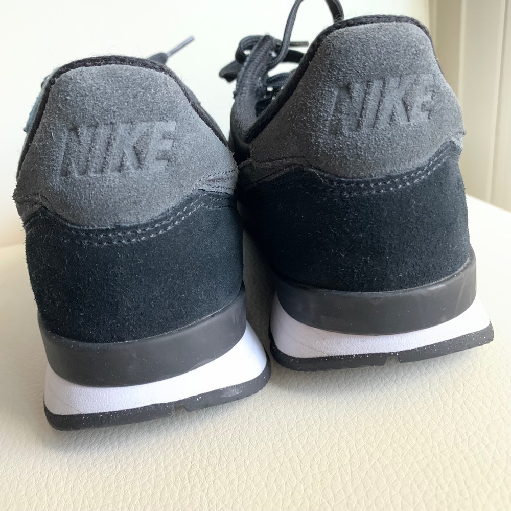 Nike Internationalist by You/ Mens Size8 Black/Charcoal Athletic Shoes